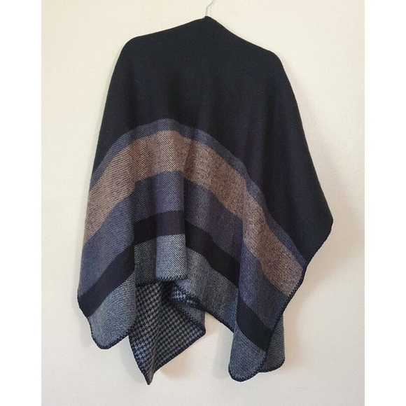 Poncho   - Picture 7 of 7